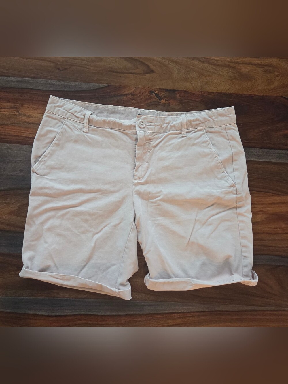 Women’s Light Pale Faded Pink Casual Shorts - Classic Chino Style Size 6